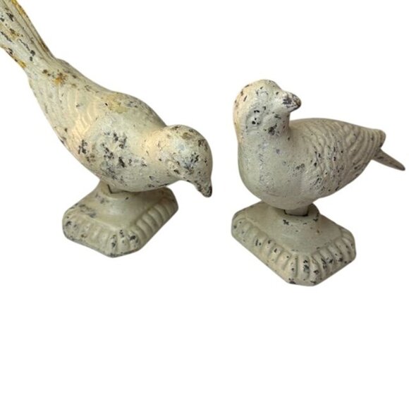Set Of 2 Vintage Distressed Cast Iron Bird Figurines With Textured Finish & Orna - Picture 1 of 9